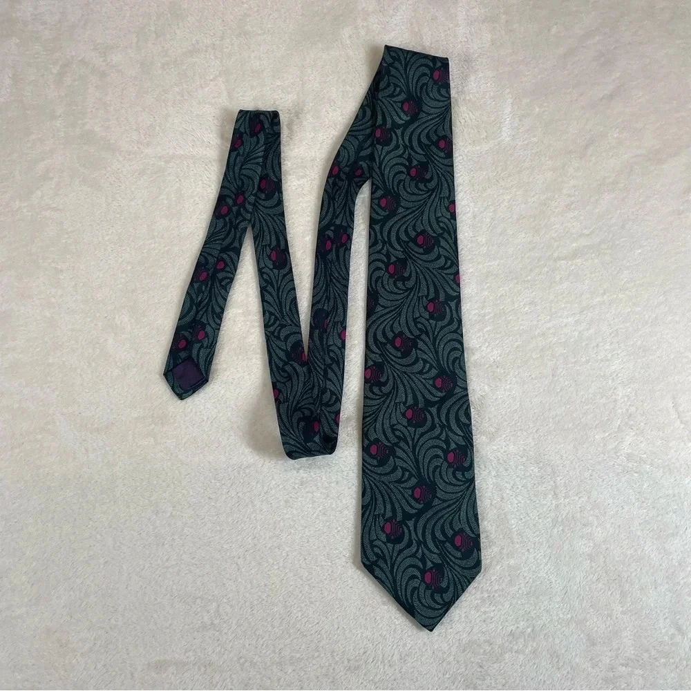 Mens 100% silk tie green abstract made in Italy